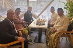 Wawako Jalin Silaturahmi dengan Anggota Amirul Hajj di Mekkah